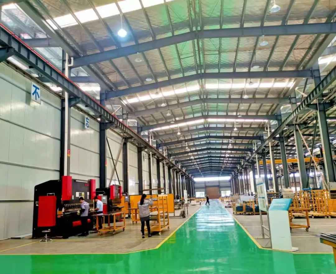 【开云手机站官方面网站登录入口-开云online(中国)湖南生产基地】热火朝天生产忙，高质高效产精品！​